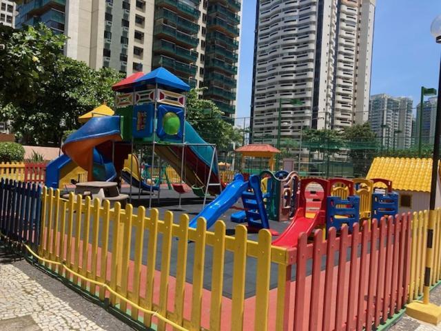 Lindo Apto De 2 Quartos E 2 Banheiros Sociais No Barramares Com Comercio Proximo, Piscina, Quadras, Parquinhos, Brinquedoteca, Emprestimo De Cadeiras E Barracas De Cortesia, Em Frente A Praia, Limpissimo, Com No Apartamento Río de Janeiro