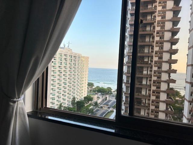 Lindo Apto De 2 Quartos E 2 Banheiros Sociais No Barramares Com Comercio Proximo, Piscina, Quadras, Parquinhos, Brinquedoteca, Emprestimo De Cadeiras E Barracas De Cortesia, Em Frente A Praia, Limpissimo, Com No Apartamento Río de Janeiro